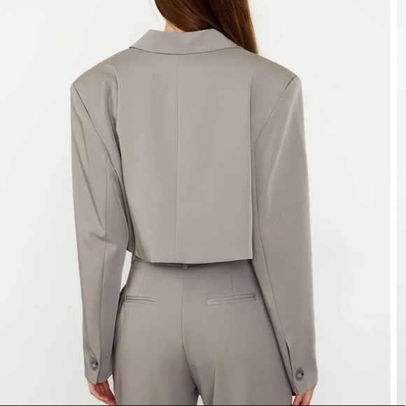 Light Grey Crop Blazer - Picture 3 of 5